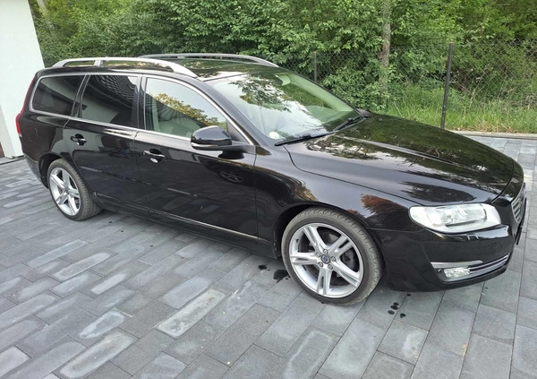 Volvo V70 cena 43600 przebieg: 318689, rok produkcji 2016 z Otwock małe 562
